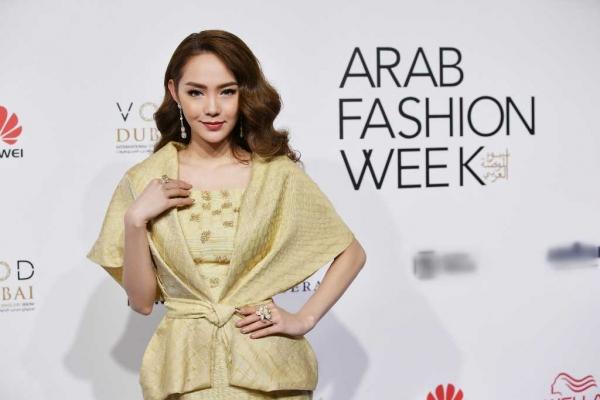 Minh Hằng đeo kim cương 20 tỷ đồng đẹp ‘bất phân thắng bại’ trên thảm đỏ Arab Fashion Week-3