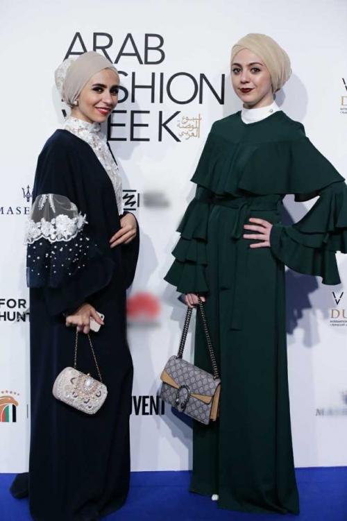 Minh Hằng đeo kim cương 20 tỷ đồng đẹp ‘bất phân thắng bại’ trên thảm đỏ Arab Fashion Week-7