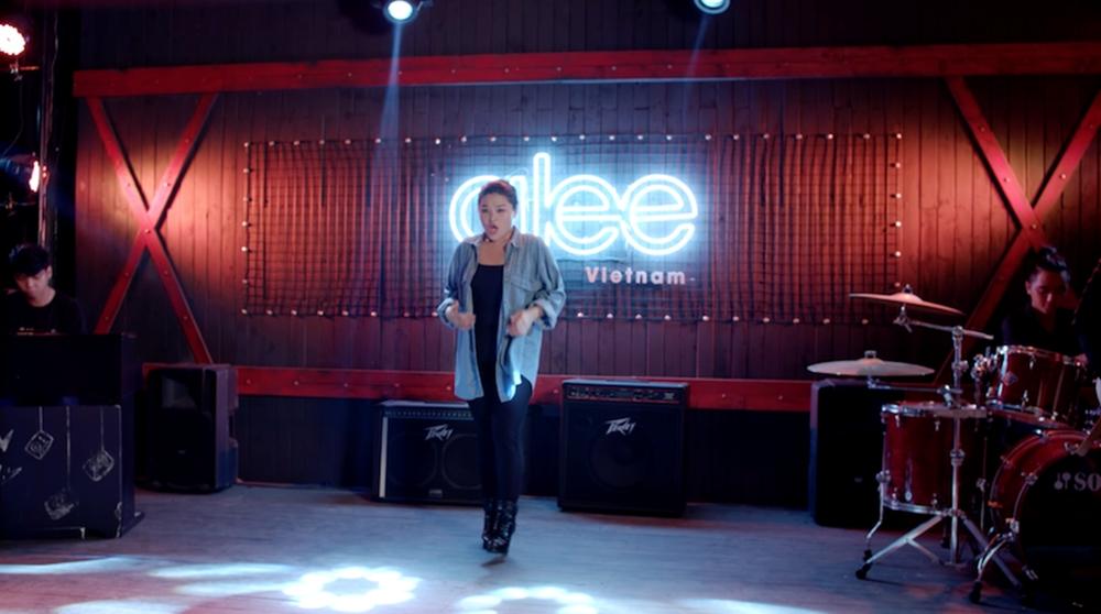 Cư dân mạng chê Glee hát Không cảm xúc của Hồ Quang Hiếu như cãi nhau-6