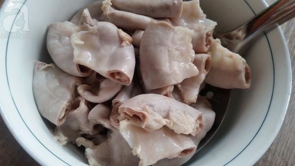 Công thức làm lòng non trộn mắm đổi vị cho thực đơn gia đình-3