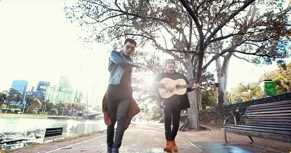 Thầy trò Only C và Lou Hoàng chơi lớn qua tận Úc quay MV-1