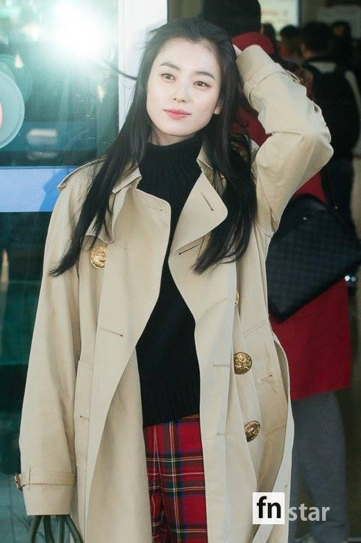 Sải bước ở sân bay, mỹ nhân cười đẹp nhất xứ Hàn Han Hyo Joo tỏa sáng như chụp ảnh tạp chí-4