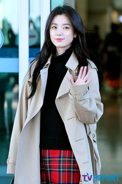 Sải bước ở sân bay, mỹ nhân cười đẹp nhất xứ Hàn Han Hyo Joo tỏa sáng như chụp ảnh tạp chí-14