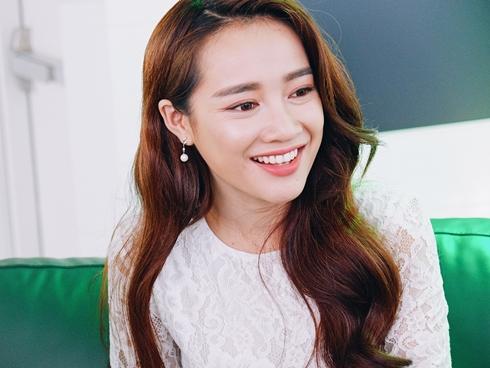 Quá đỗi sexy, hot girl Sam khiến Trường Giang không khỏi choáng váng-8