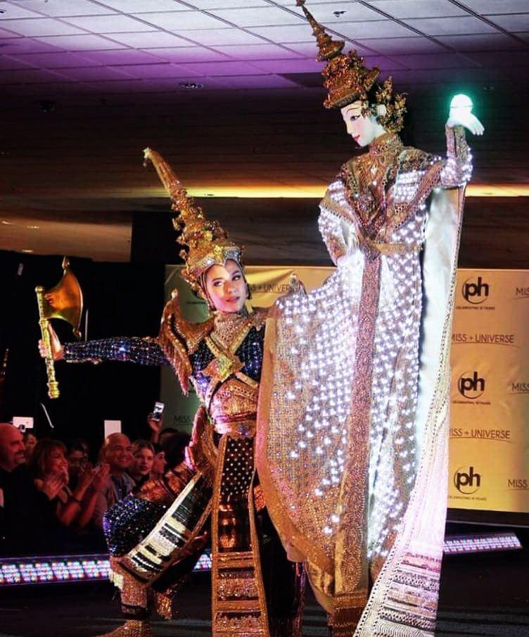 Nguyễn Thị Loan tỏa sáng khi trình diễn quốc phục tại Miss Universe 2017-3