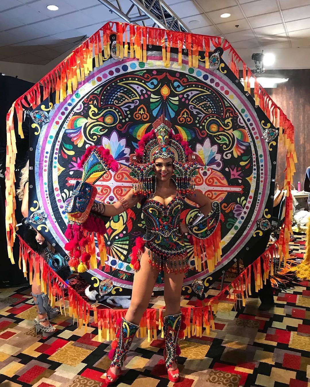 Nguyễn Thị Loan tỏa sáng khi trình diễn quốc phục tại Miss Universe 2017-8