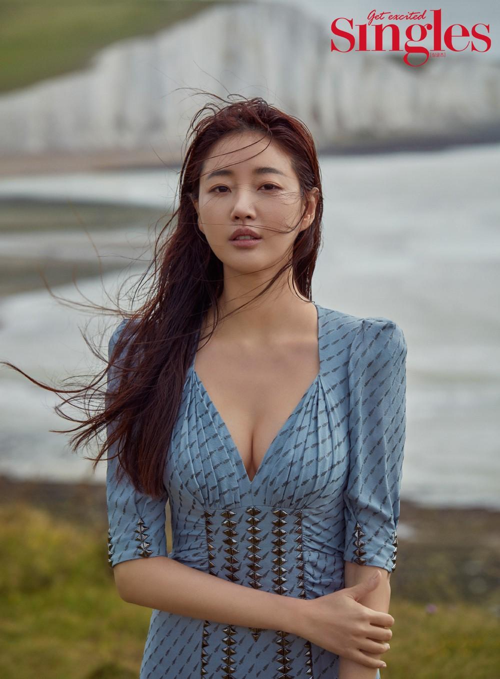 Đẳng cấp nhan sắc 2 mỹ nhân U50 nóng bỏng được Dispatch tung hô là hoàn hảo nhất Hàn Quốc-4