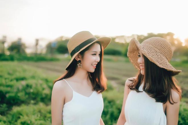 Cặp chị em sinh đôi đã đẹp là đẹp cả chị lẫn em khiến nhiều chàng trai ngây ngất-7