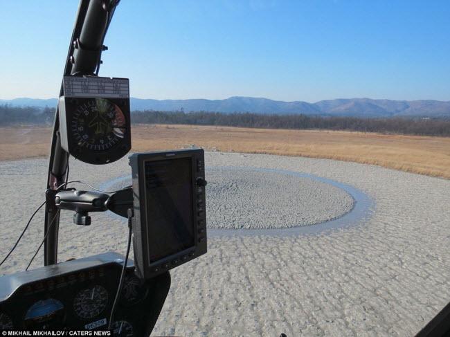 Kinh ngạc với núi lửa hình mắt người khổng lồ-3