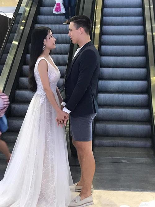 Chụp ảnh kỉ niệm ở thang máy, cặp đôi khiến dân tình đứng hình vì ngoại hình đẹp lung linh-2