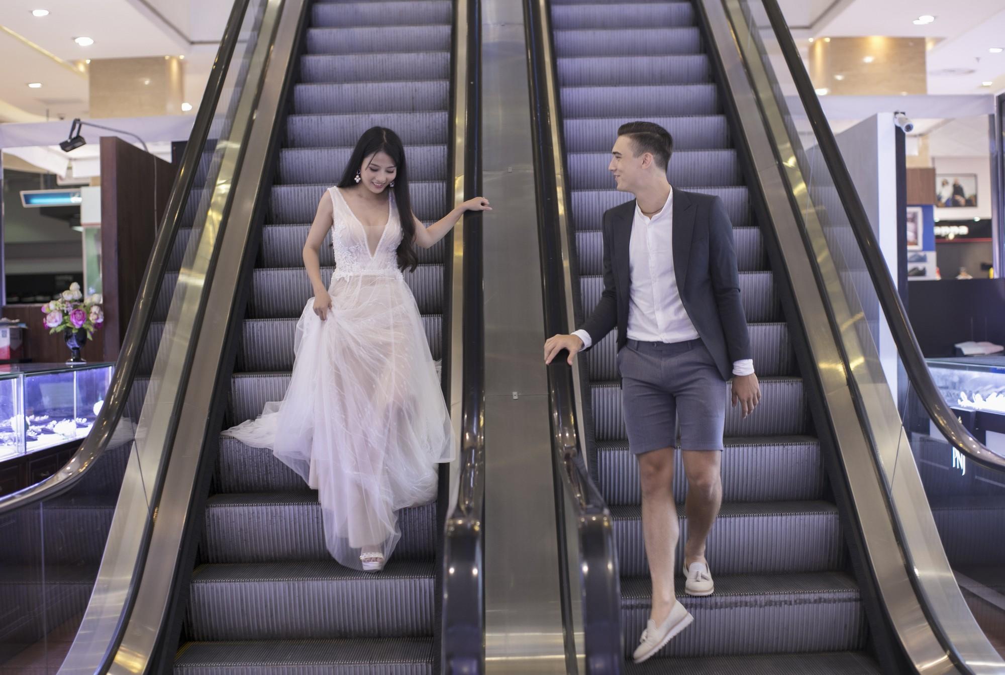 Chụp ảnh kỉ niệm ở thang máy, cặp đôi khiến dân tình đứng hình vì ngoại hình đẹp lung linh-10