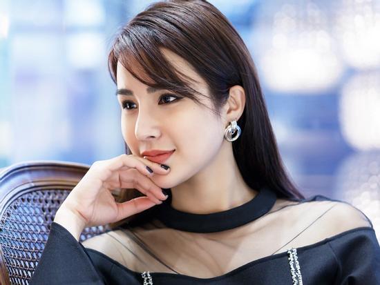 Vì sao Diệp Lâm Anh mời được tài tử 'Giày thủy tinh' tới Việt Nam?