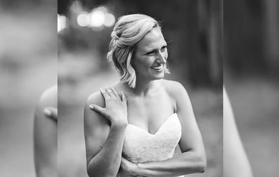 Câu chuyện đau lòng phía sau bộ ảnh cưới chỉ một mình cô dâu-6