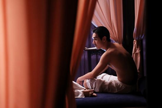 Đỏ mặt với cảnh nóng táo bạo của Thanh Hằng và bạn diễn nam nude 100%-9