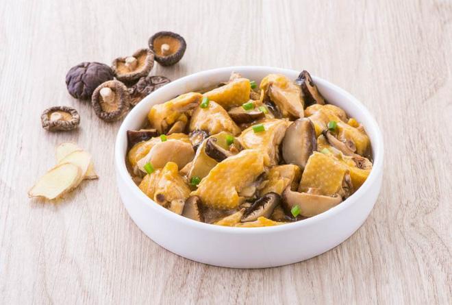 4 bước siêu nhanh có ngay gà hấp nấm thơm lừng cho bữa tối-5