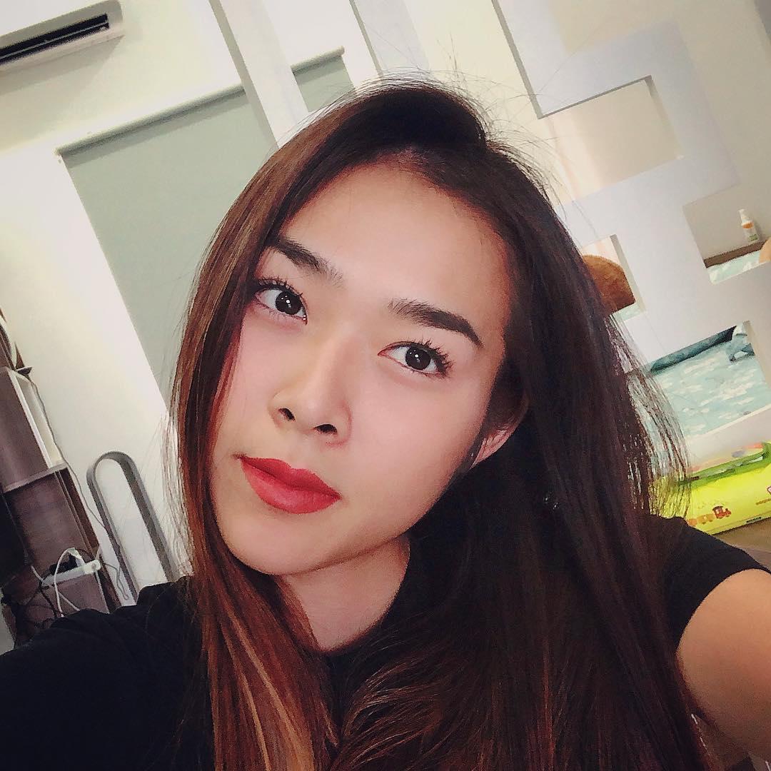 Tin sao Việt: Diễn viên Vân Trang rát mặt vì bị chồng ném thẳng cục tiền-5