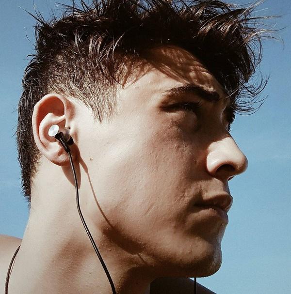 Chú rể Tây soái ca bị tố bắt cá hai tay ở Nha Trang: Tôi chỉ làm mẫu cho bộ ảnh, không hề yêu cô ấy!-2