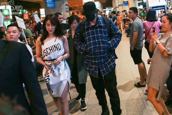 So Ji Sub mặc áo rộng thùng thình, che kín mặt, xuất hiện chớp nhoáng khi đến Việt Nam-5