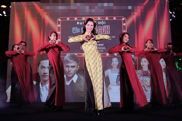 365 bất ngờ tái hợp diễn lại hit triệu view trong đại nhạc hội của Cô Ba Sài Gòn-6