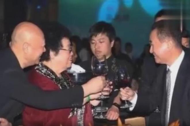 Vợ chồng Đường Tăng khiến tỷ phú giàu nhất châu Á phải kính nể-1