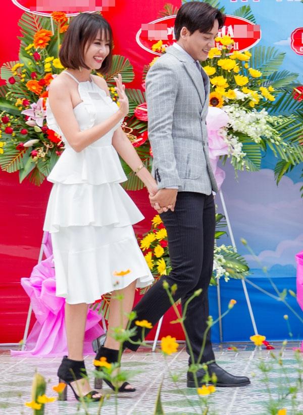 Hot girl - hot boy Việt 22/11: Hé lộ ảnh Châu Bùi cười quên trời đất thời nhất quỷ nhì ma-5