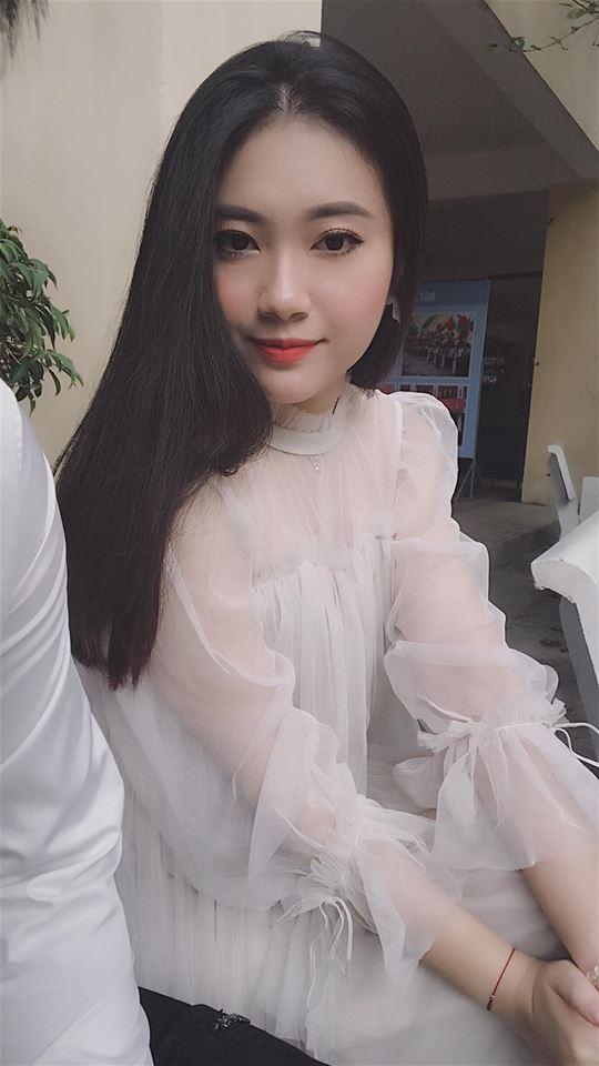 Hot girl - hot boy Việt 22/11: Hé lộ ảnh Châu Bùi cười quên trời đất thời nhất quỷ nhì ma-10