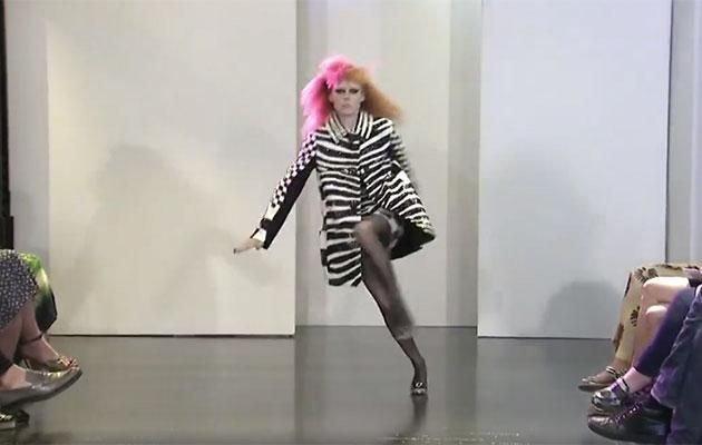 Những cú vồ ếch để đời khiến người mẫu không đủ dũng cảm nhìn lại-8