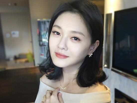 'Kinh ngạc' với thân hình nuột nà của Từ Hy Viên sau thời gian trầm cảm và phát phì