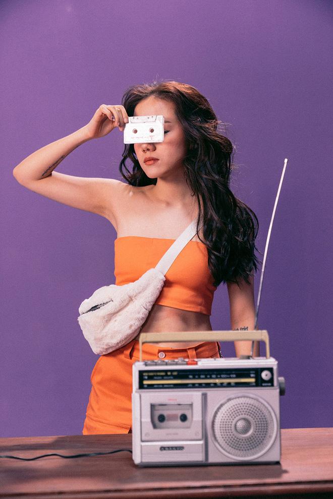 Xem xong 3 MV này ai lại chẳng muốn ‘yêu xa’ một lần trong đời!-1