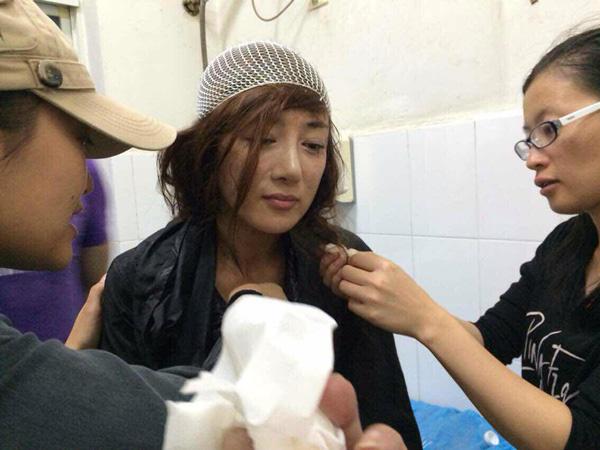 Mỹ nhân gợi cảm bị chó của bạn diễn cắn rách tai, sứt đầu bây giờ ra sao?-4