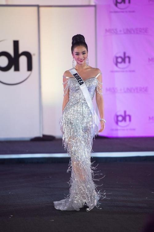 Những trang phục dạ hội đẹp xuất sắc tại bán kết Miss Universe 2017-3