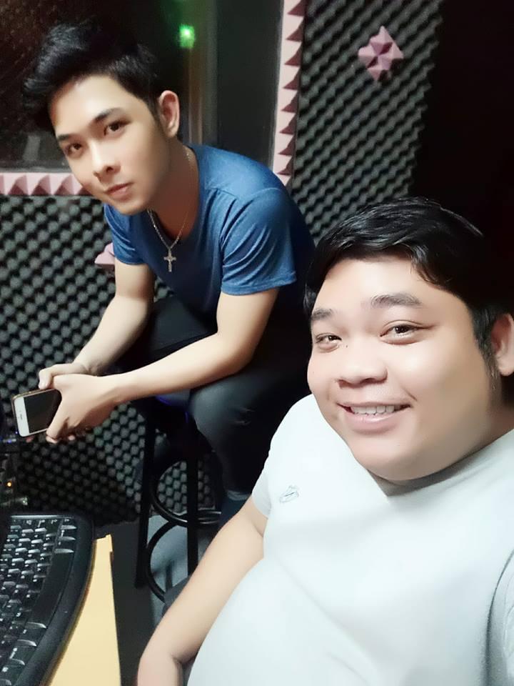 Hai chàng trai gây bão khi cover nhạc trữ tình ngọt lịm, chứng minh là fan cứng Quang Lê - Phi Nhung-1