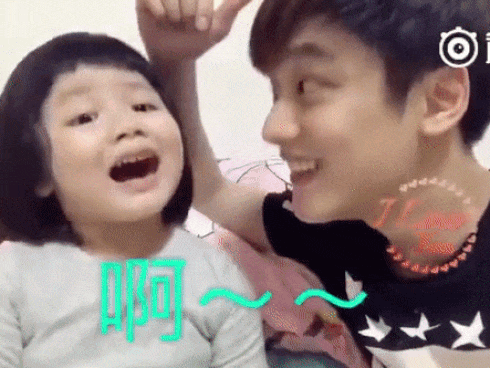 Cô bé đáng yêu và màn đối đáp hài hước với cha khiến cư dân mạng 'cười bò'