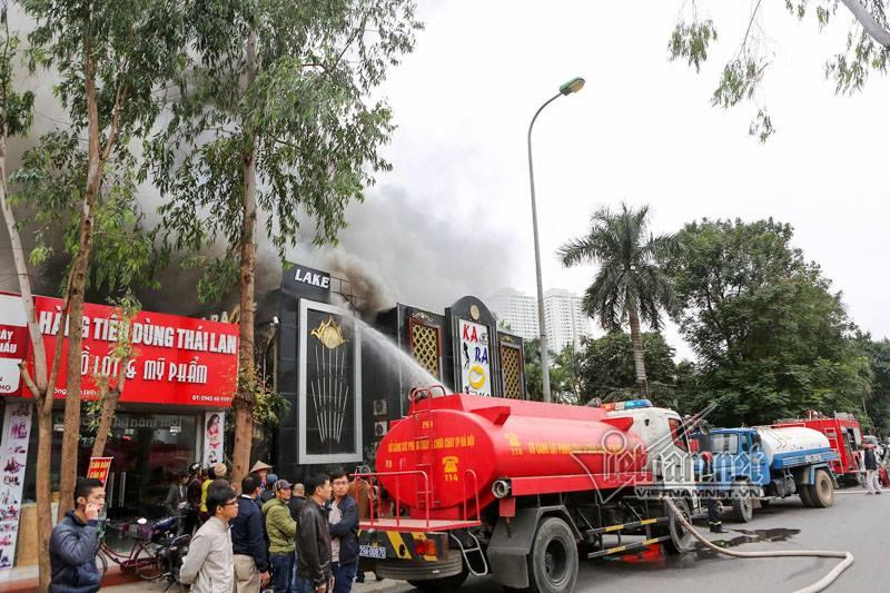 Hà Nội: Cháy lớn quán karaoke ở Linh Đàm-4