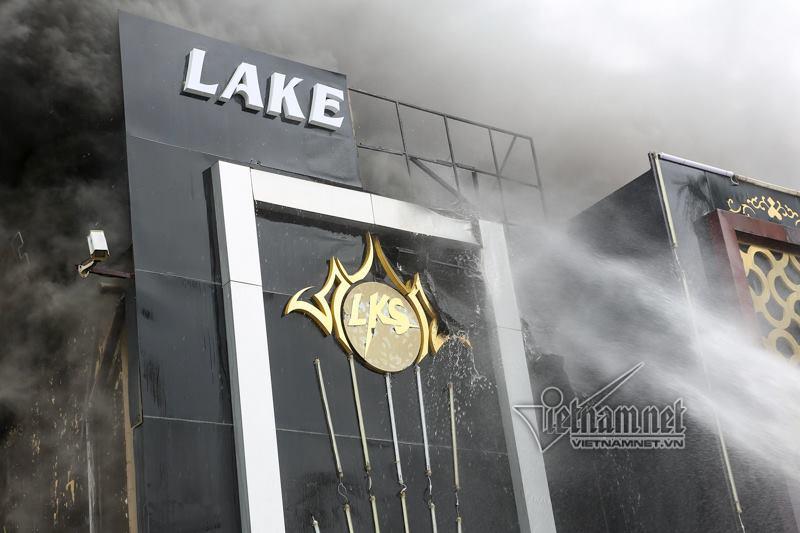 Hà Nội: Cháy lớn quán karaoke ở Linh Đàm-6