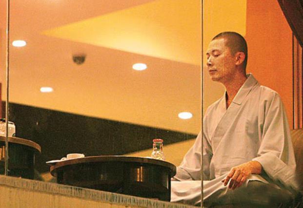 Cuộc đời mỹ nam Tiếu ngạo giang hồ từ bỏ gia thế giàu có, sự nghiệp để đi tu-8