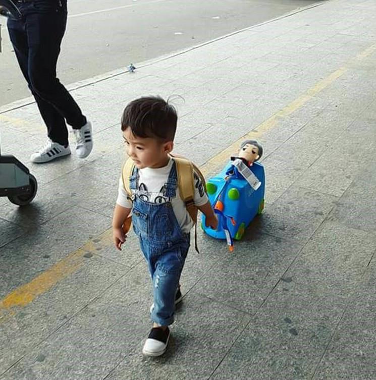 Siêu cấp dễ thương: Sky nhí mang búp bê Sơn Tùng M-TP đi khắp thế gian-3