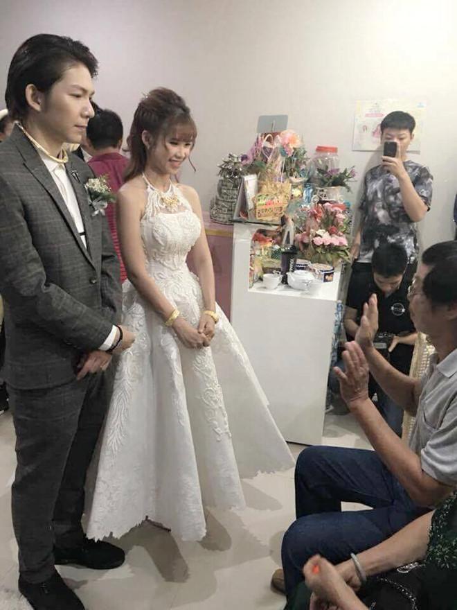 Để hợp với đám cưới siêu motor, Khởi My chọn chiếc váy giản dị thay vì mặc soire lộng lẫy-1