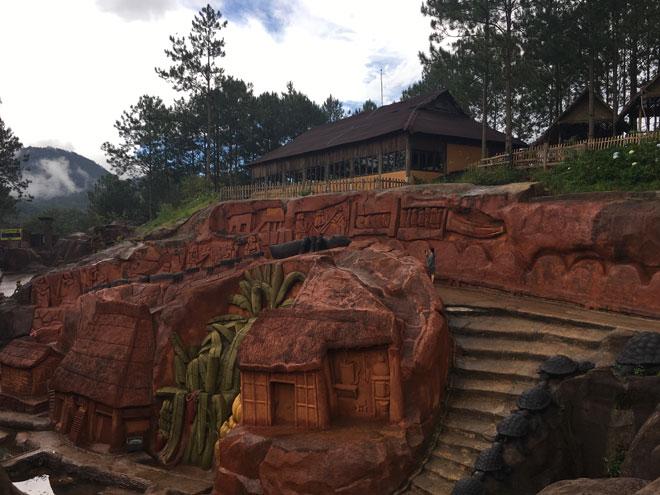 Có một Đà Lạt bỗng chốc thu bé lại chỉ bằng một con đường đất sét-2