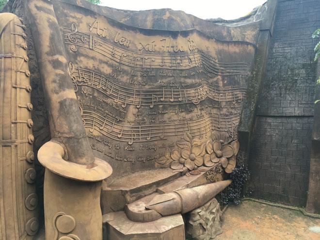 Có một Đà Lạt bỗng chốc thu bé lại chỉ bằng một con đường đất sét-6