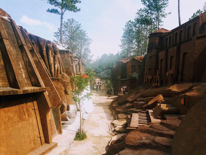 Có một Đà Lạt bỗng chốc thu bé lại chỉ bằng một con đường đất sét-12