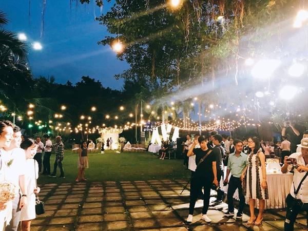 Cô dâu Khởi My hôn chú rể Kelvin Khánh say đắm trong đám cưới-2