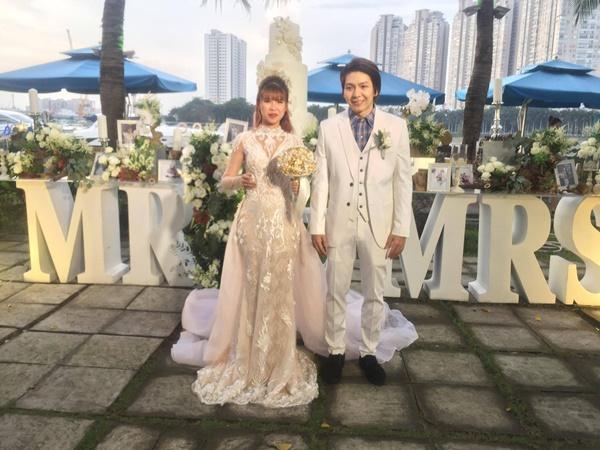 Cô dâu Khởi My hôn chú rể Kelvin Khánh say đắm trong đám cưới-4