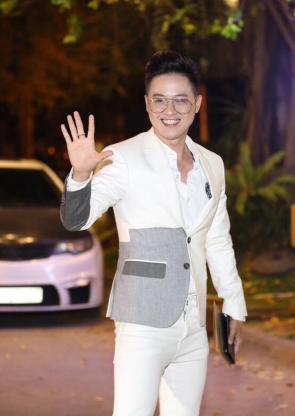 Cô dâu Khởi My hôn chú rể Kelvin Khánh say đắm trong đám cưới-6