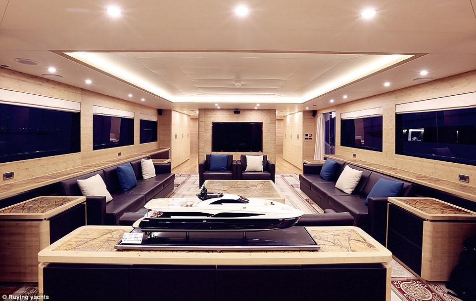 Siêu du thuyền Ruiying 125 sang trọng của Thành Long-4