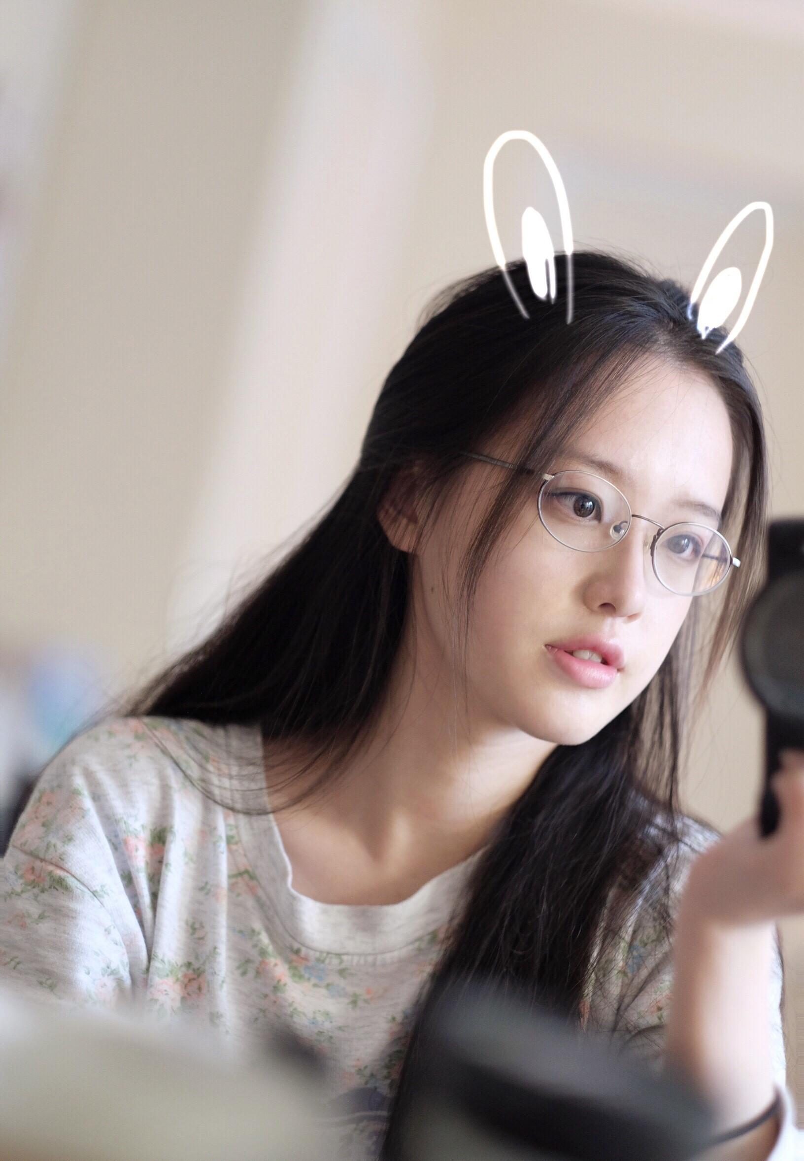 Sau cô bé trà sữa Trạch Thiên, Trung Quốc có thêm thế hệ tiểu thư mới nổi đúng chuẩn con nhà giàu, xinh đẹp, đa tài-3