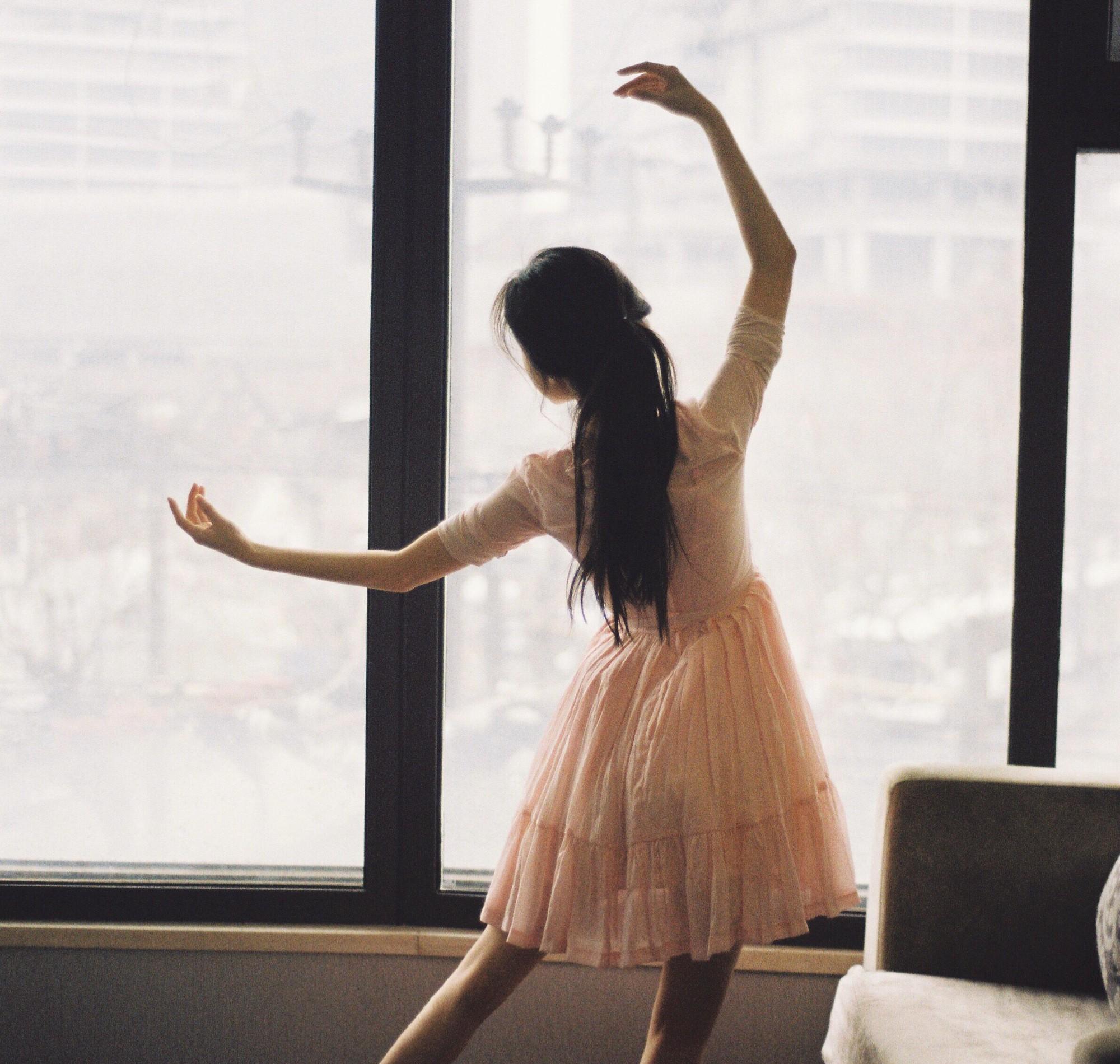 Sau cô bé trà sữa Trạch Thiên, Trung Quốc có thêm thế hệ tiểu thư mới nổi đúng chuẩn con nhà giàu, xinh đẹp, đa tài-2