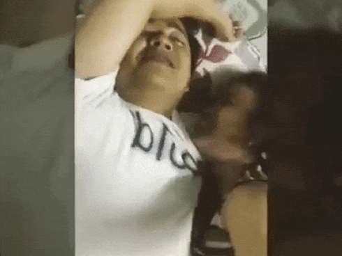 Anh chồng đáng yêu nhất quả đất: Năn nỉ xin tiền để mua quà sinh nhật cho... vợ-1