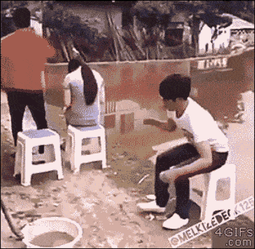 Cười người hôm trước, hôm sau người cười-3