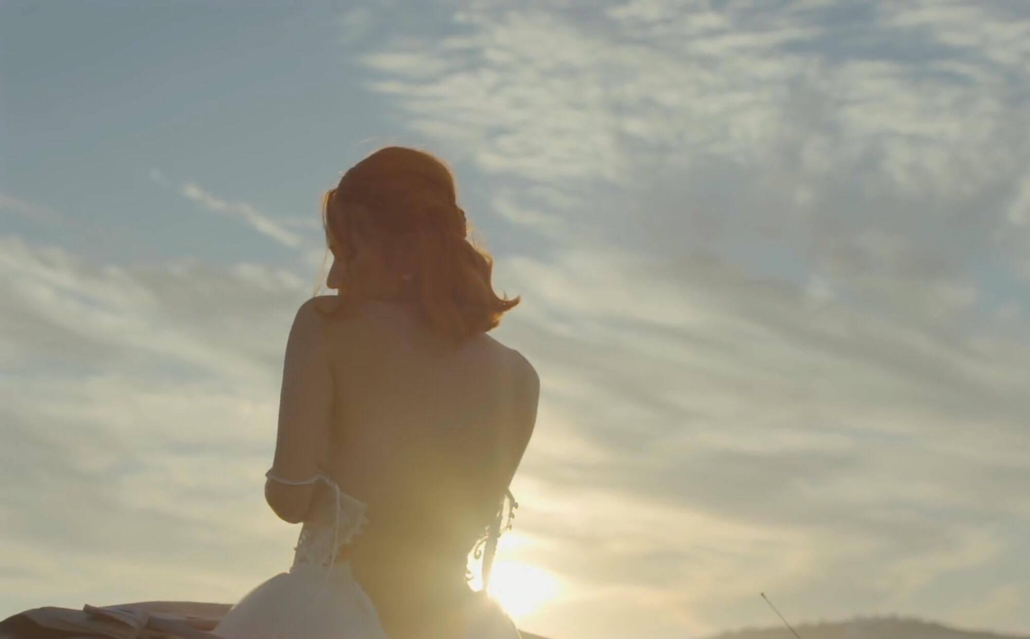 Hương Giang Idol khoe thân hình sexy, bỏng mắt trong MV mới-8